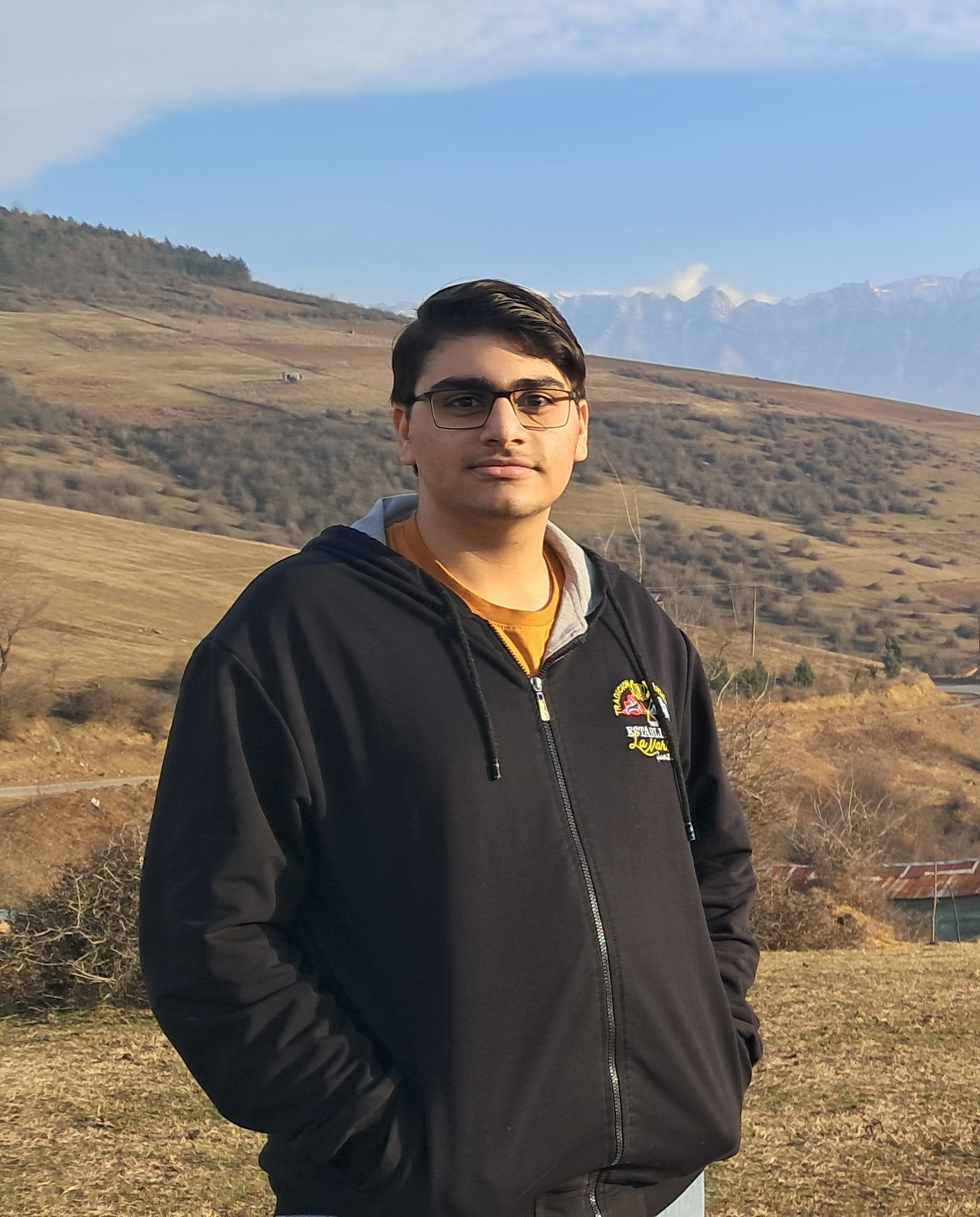 Parsa Barzegar headshot